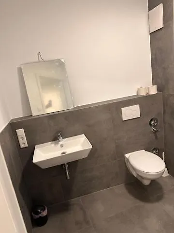 Moderne Fuer 4 Personen Mit Extra Schlafzimmer, Wohnzimmer & Balkon Lägenhet